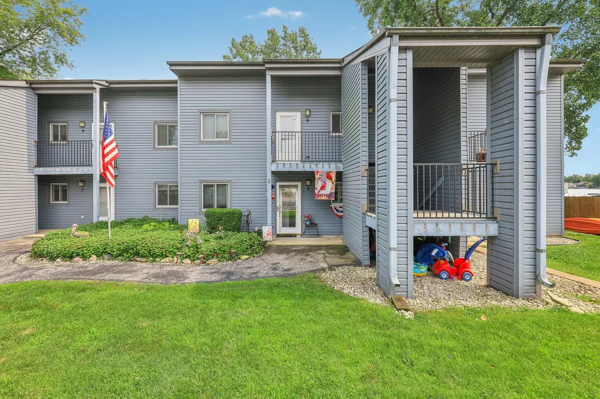 Salem Lakes, WI 53170,536 N Cogswell Dr Unit 6