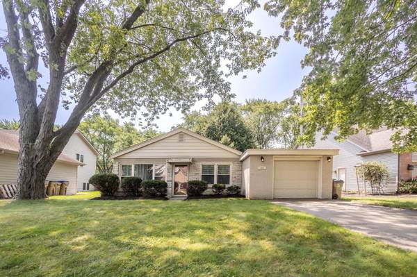 903 111th St, Pleasant Prairie, WI 53158