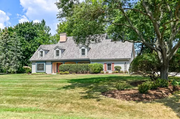 Mequon, WI 53092,622 W Russet Ln