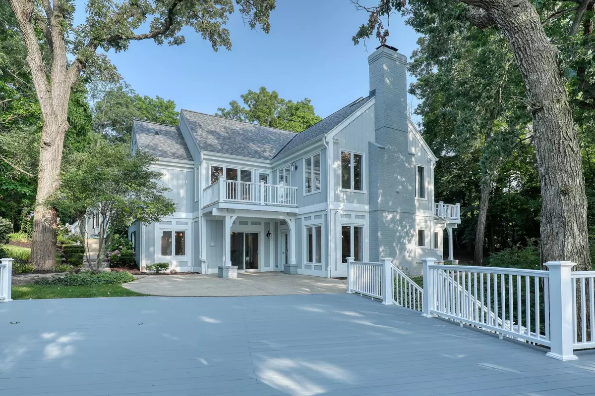 Delafield, WI 53018,615 Garrison Ct