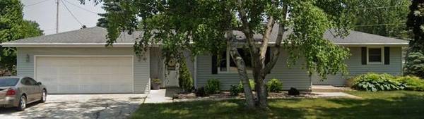 1303 Highview Ave, Union Grove, WI 53182