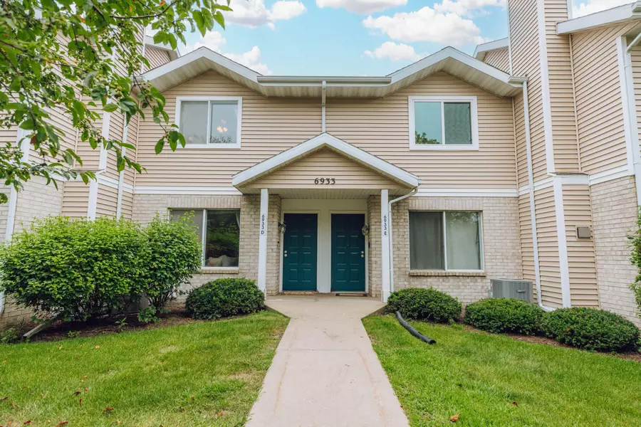 6933 Chester Dr Unit D, Madison, WI 53719