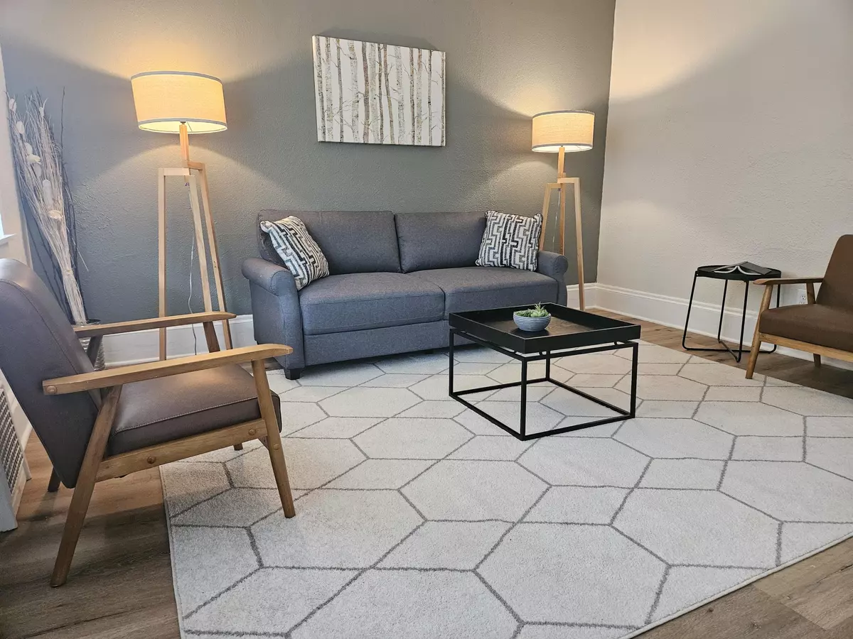 Milwaukee, WI 53212,3274 N Booth St