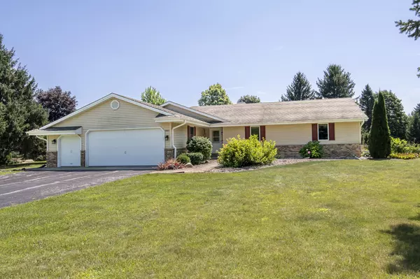 4441 Cherokee Trl, Richfield, WI 53033