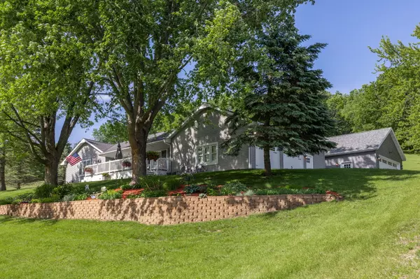 N5722 Abnet Rd, Onalaska, WI 54650