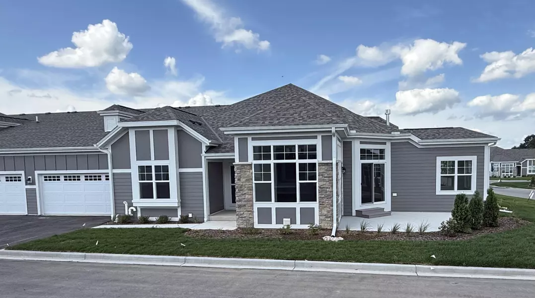 865 S Verona Cir Unit 79, Grafton, WI 53024