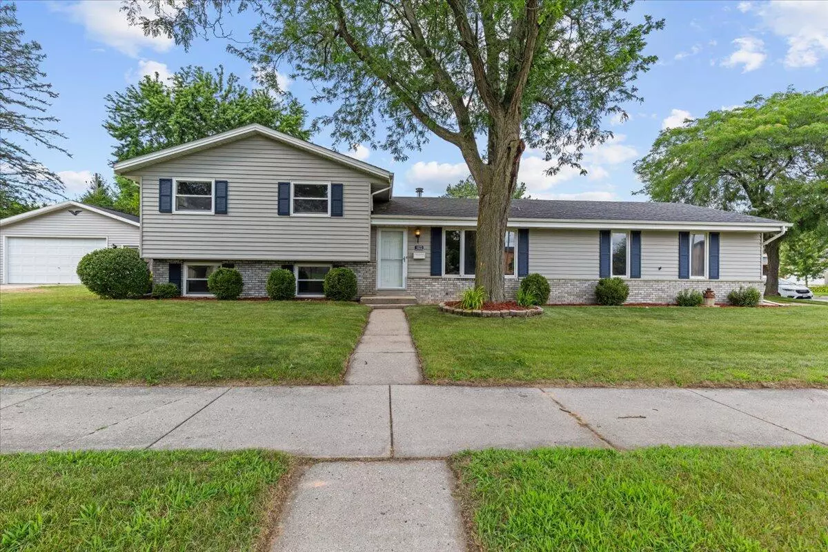 West Bend, WI 53095,1022 Redwood St