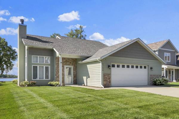 27624 113th St, Salem Lakes, WI 53179