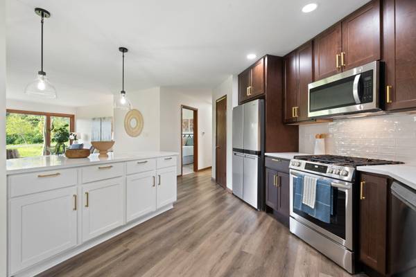 108 E Mequon Rd, Mequon, WI 53092