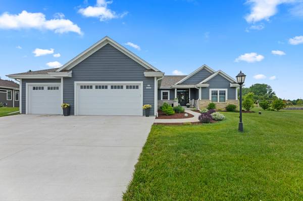 N75W25049 Beverly Ln, Lisbon, WI 53089