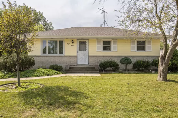8107 W Norwich St, Milwaukee, WI 53220