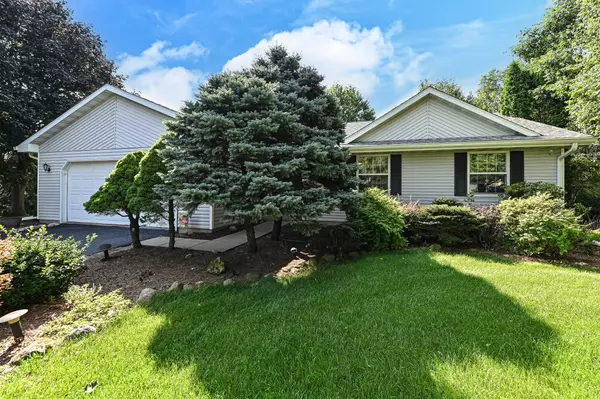 306 Arbor Ridge Dr, Delavan, WI 53115