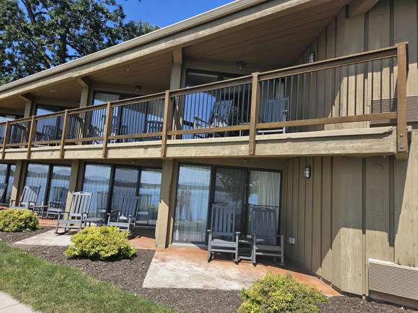 2400 E Geneva St Unit 1517, Delavan, WI 53115