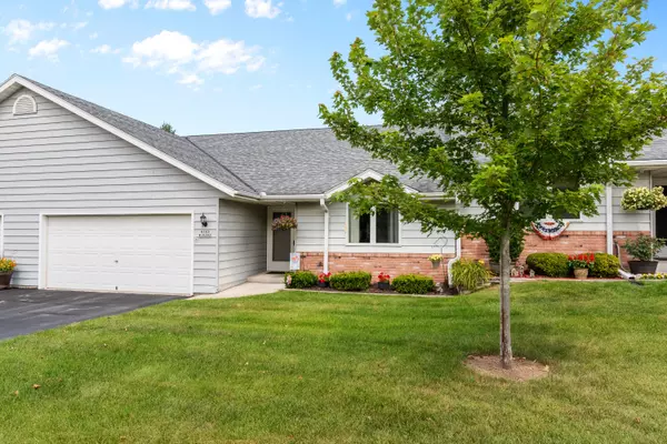 N162W19292 Cedar Run Dr, Jackson, WI 53037