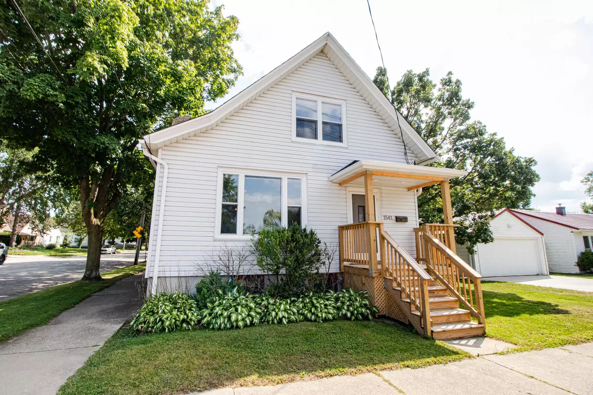 Milwaukee, WI 53207,1541 E Warnimont Ave