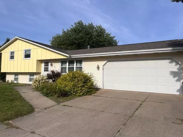 1514 S Schaefer St, Appleton, WI 54915