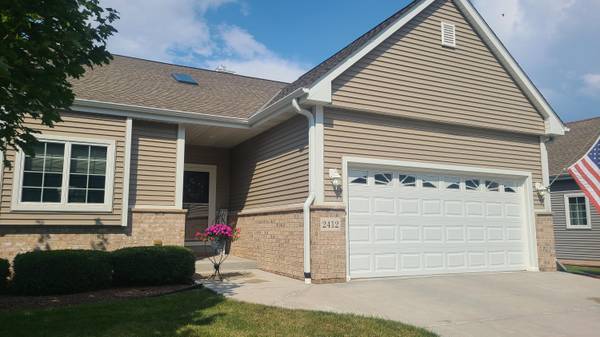 2412 Stoney Ln, Grafton, WI 53024