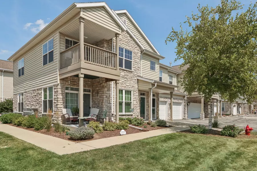 N16W26500 Meadowgrass Cir Unit G, Pewaukee, WI 53072