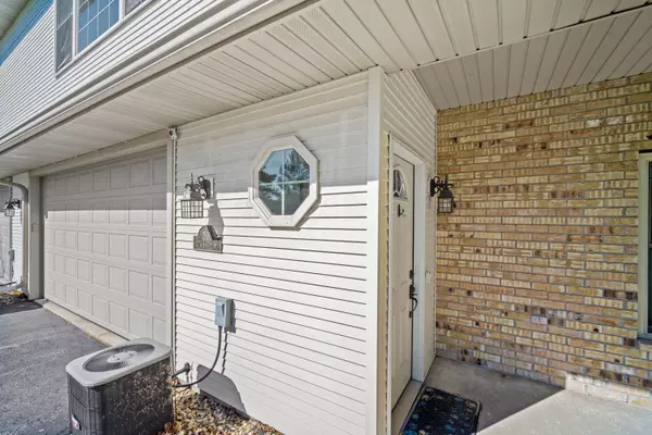 Burlington, WI 53105,1073 S Pine St Unit 201