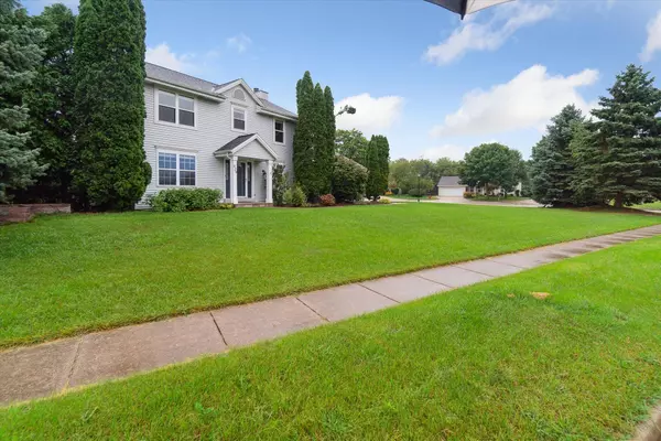 Pewaukee, WI 53072,929 Chesterwood Ct