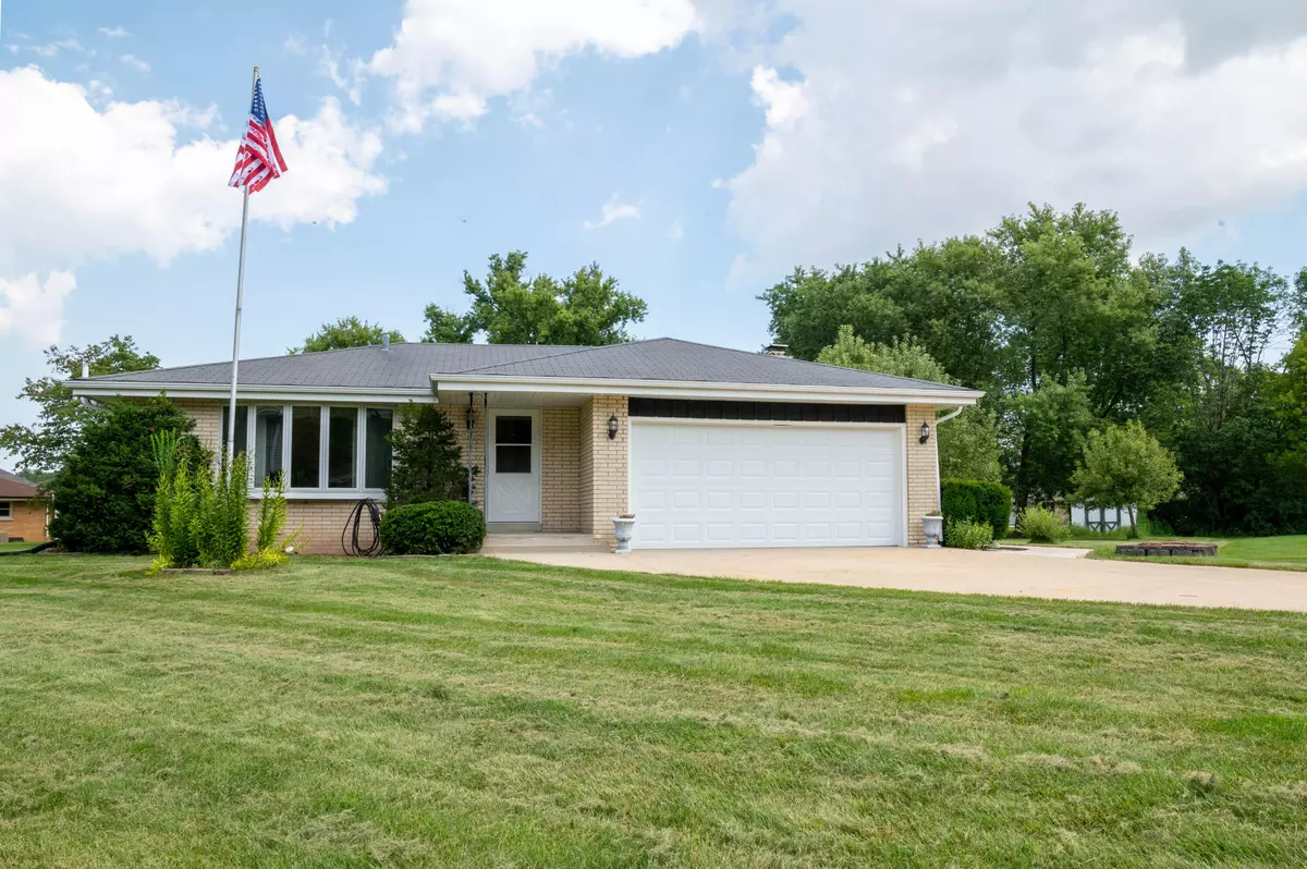 Greenfield, WI 53220,5136 S 44th St