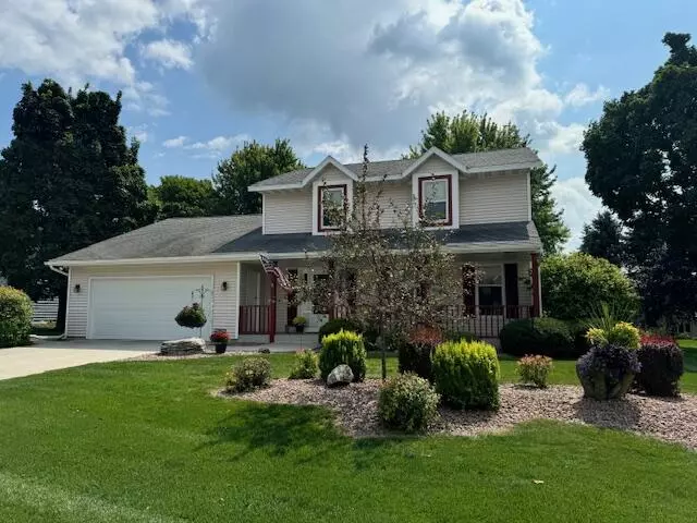 809 Woodview Ave, Sheboygan Falls, WI 53085