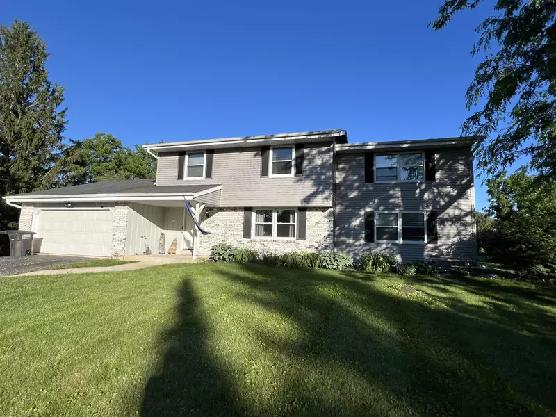 202 Karin Dr, North Prairie, WI 53153