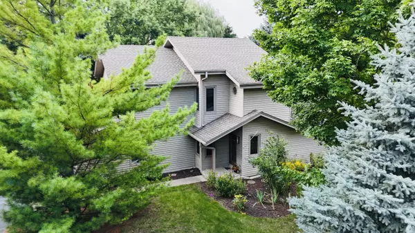 2555 W Wending Dr, Glendale, WI 53209