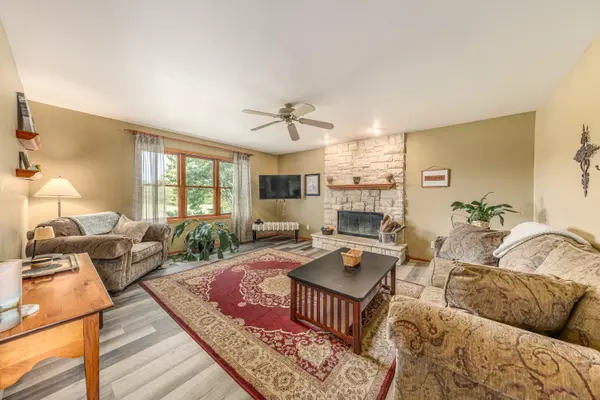 West Bend, WI 53095,5276 Juniper Ln