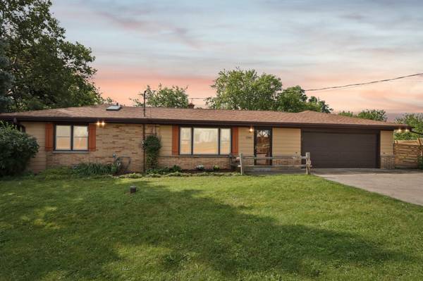 2285 N 166th St, Brookfield, WI 53005