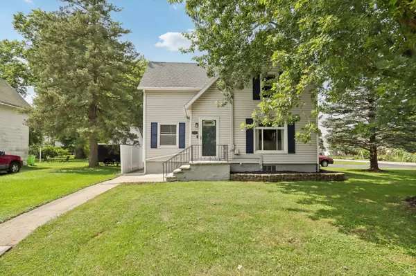 7303 Vine St, Lannon, WI 53046