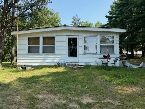 N5059 Fox River Ln, Princeton, WI 54968