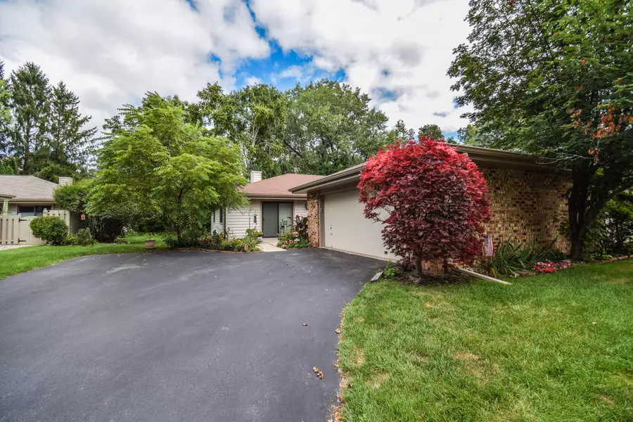 6510 W Aspen Tree Ct, Mequon, WI 53092