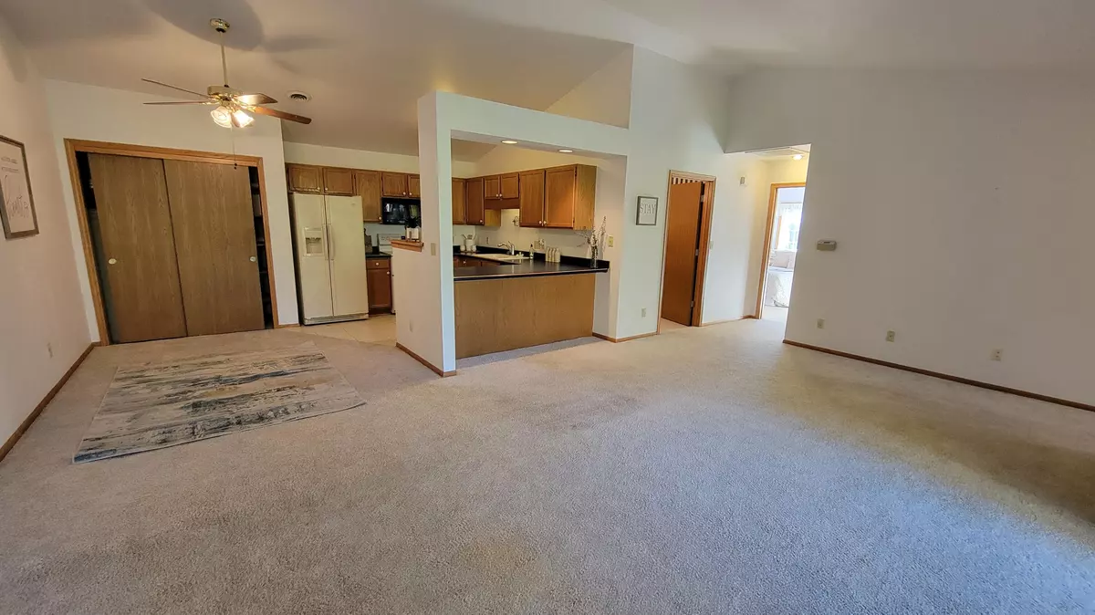 Cudahy, WI 53110,6205 S Creekside Dr Unit 7