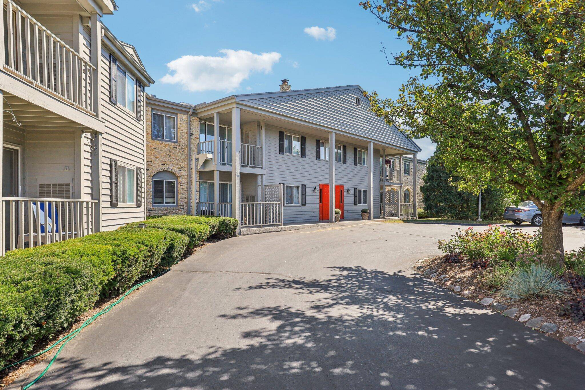 7234 N Green Bay Ave Unit 209, Glendale, WI 53209