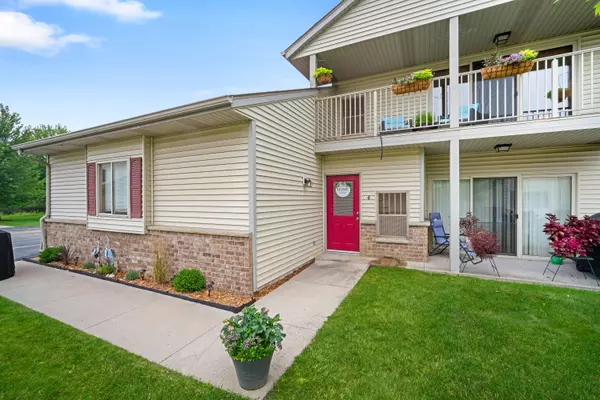 Kewaskum, WI 53040,936 Roseland Dr Unit 4