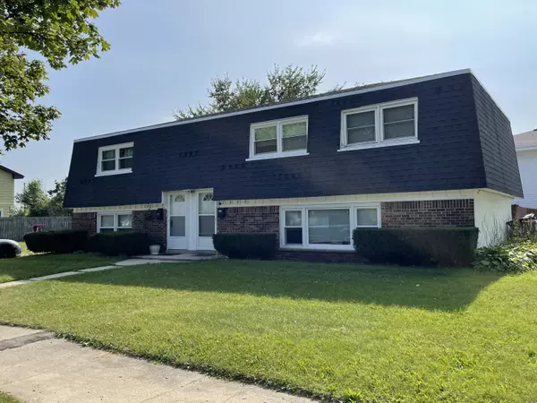 2000 S Grand Ave Unit 2002, Waukesha, WI 53189