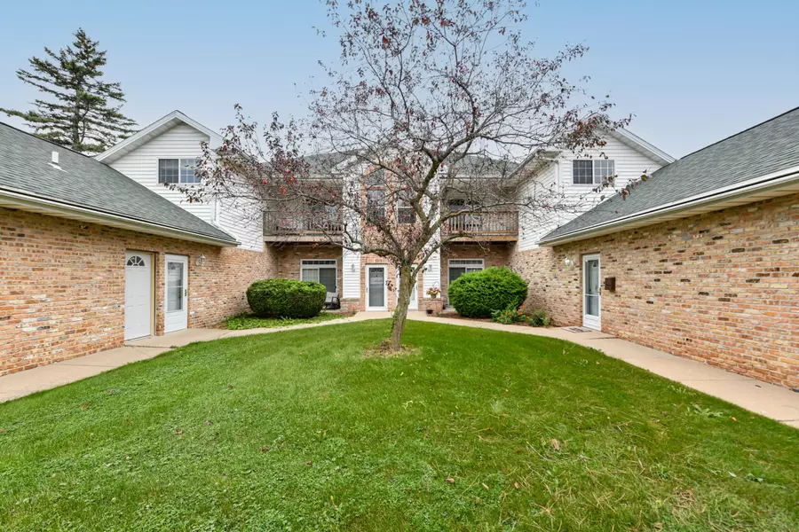 4300 W Grange Ave Unit 2, Greenfield, WI 53220