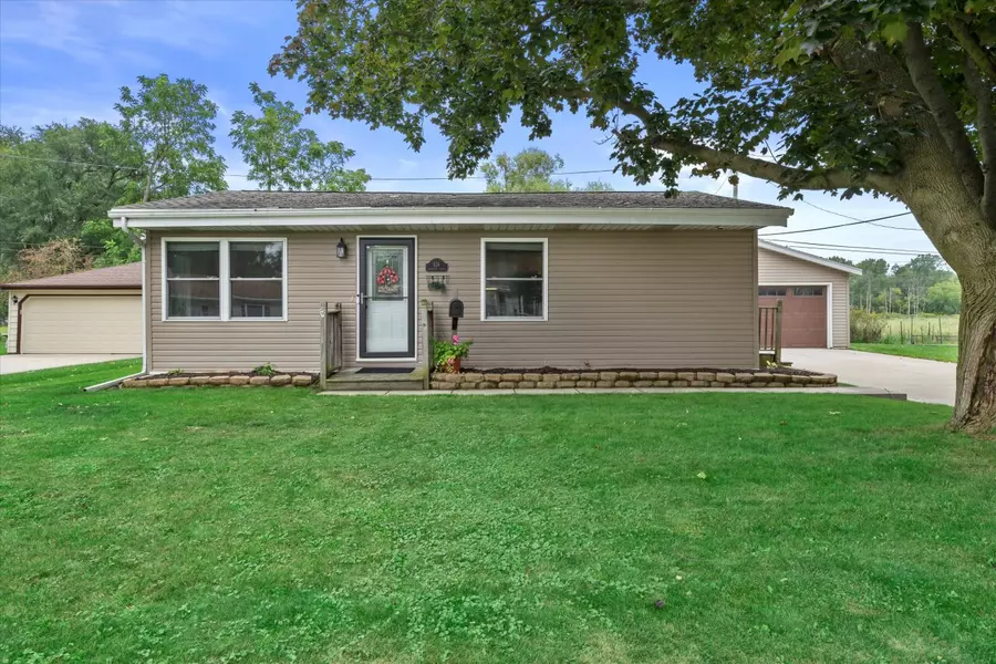 624 Wheelock Ave, Hartford, WI 53027