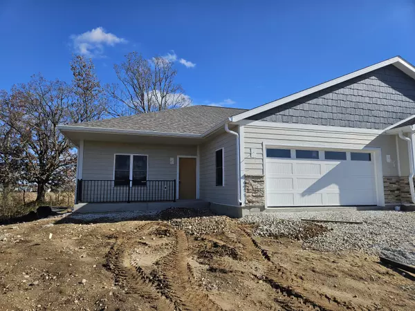 1336 Scenic Pointe Ct, Hartford, WI 53027