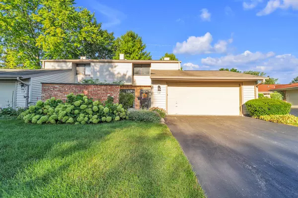 11009 N Redwood Tree Ct, Mequon, WI 53092