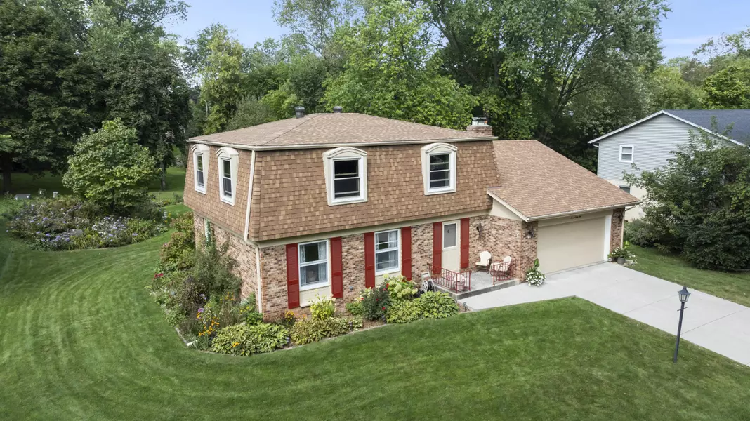 744 Summit Dr, West Bend, WI 53095