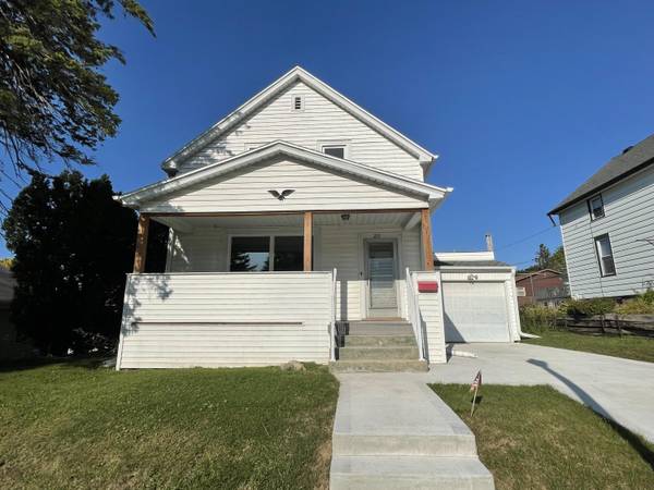 215 Oak St, Sheboygan Falls, WI 53085