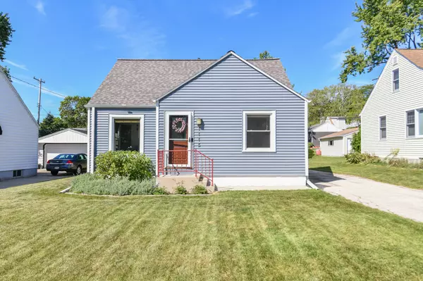 1115 Georges Ave, Brookfield, WI 53045