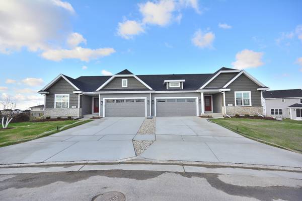 W198N5495 Magnolia Ct, Menomonee Falls, WI 53051