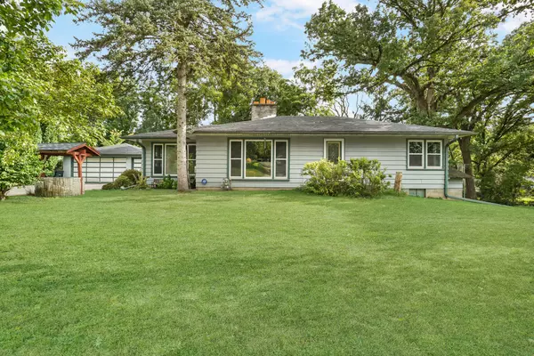 145 Lake St,  Mukwonago,  WI 53149