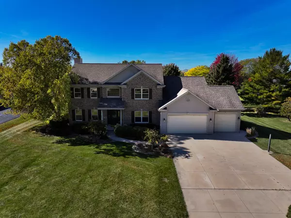 720 Country Club Ln, Fond Du Lac, WI 54935