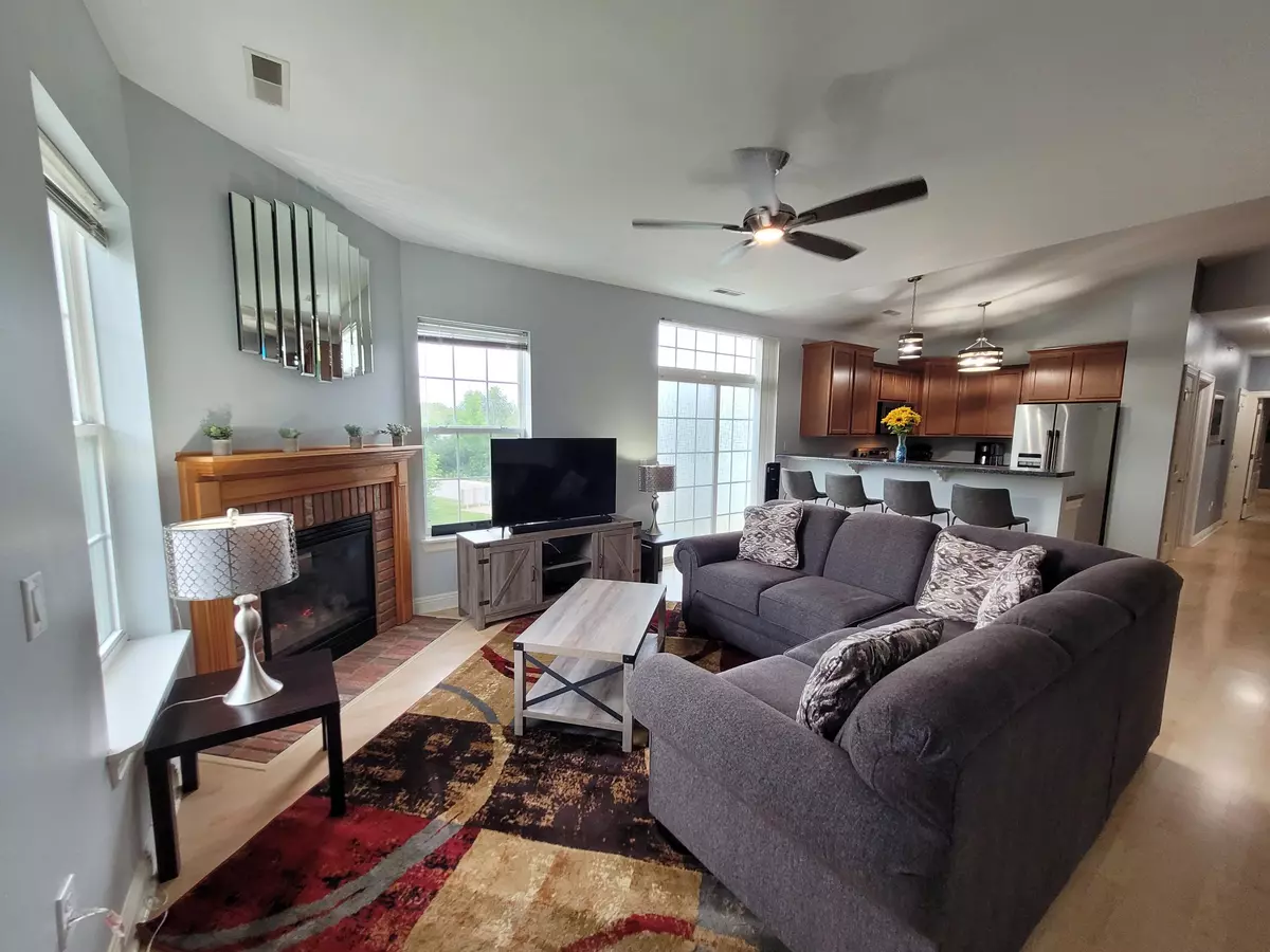 West Bend, WI 53090,2060 Rainbow Lake Ln Unit 221