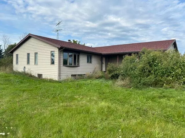 W1946 Garton Rd, Mosel, WI 53083