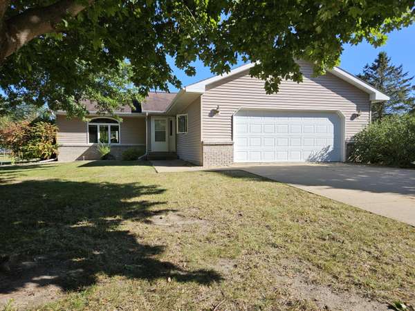 705 Birdie Ct -, Sparta, WI 54656